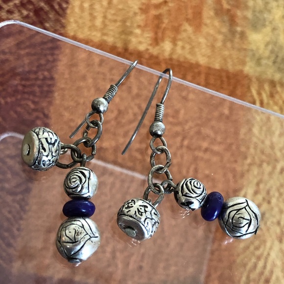 Boho french wire silver tone and blue etched bead hanging earrings - Picture 6 of 9